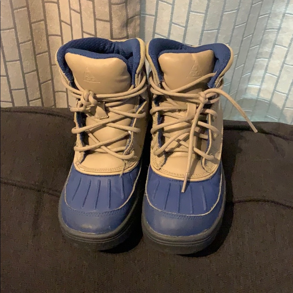 Size 2 Nike